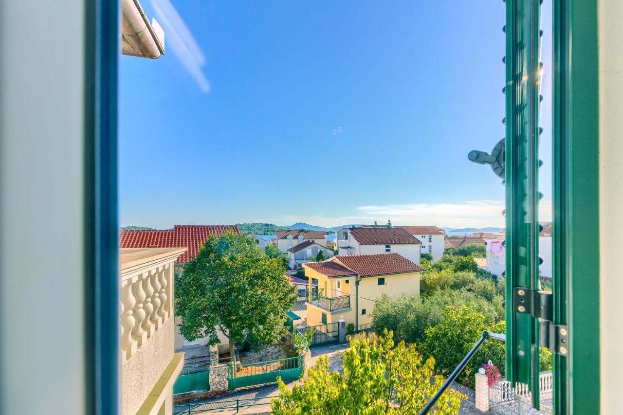 Apartmani Vukicevic Vodice Exterior foto