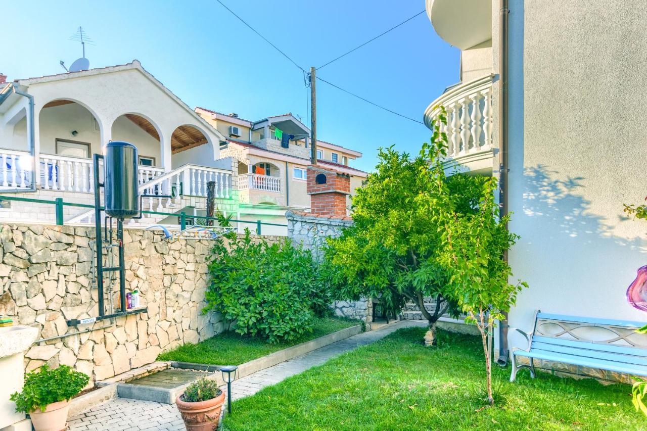 Apartmani Vukicevic Vodice Exterior foto