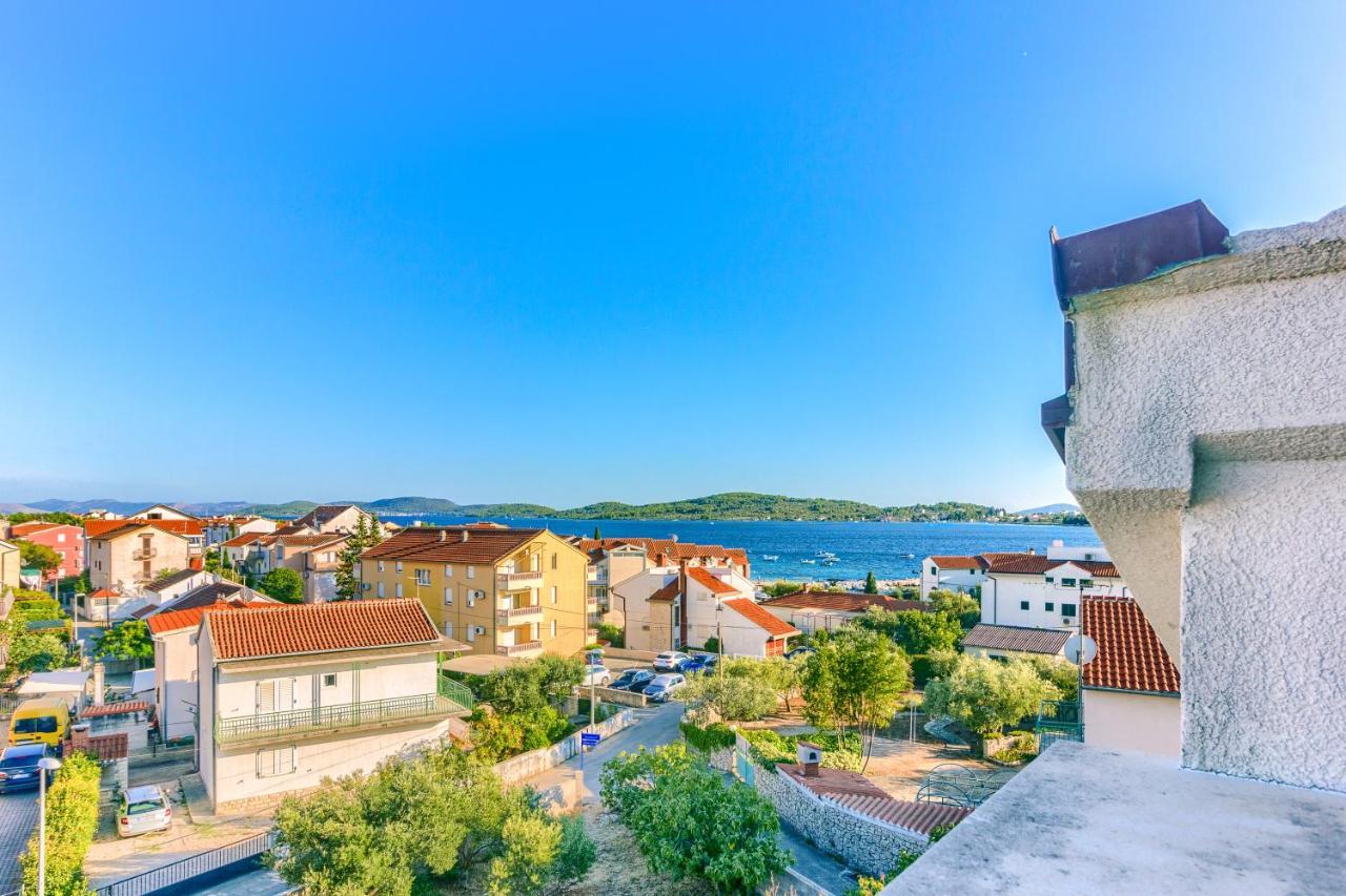 Apartmani Vukicevic Vodice Exterior foto
