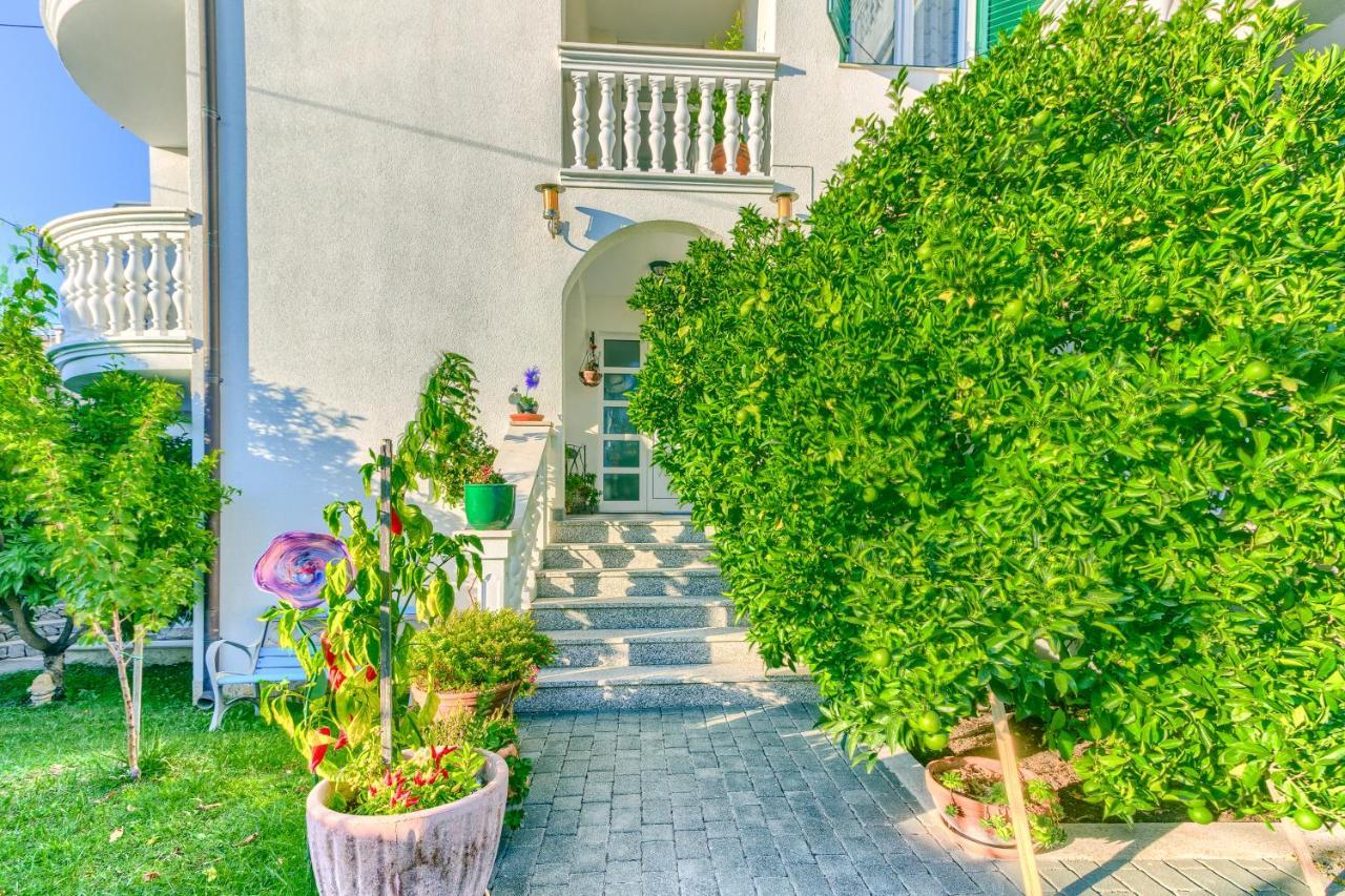 Apartmani Vukicevic Vodice Exterior foto