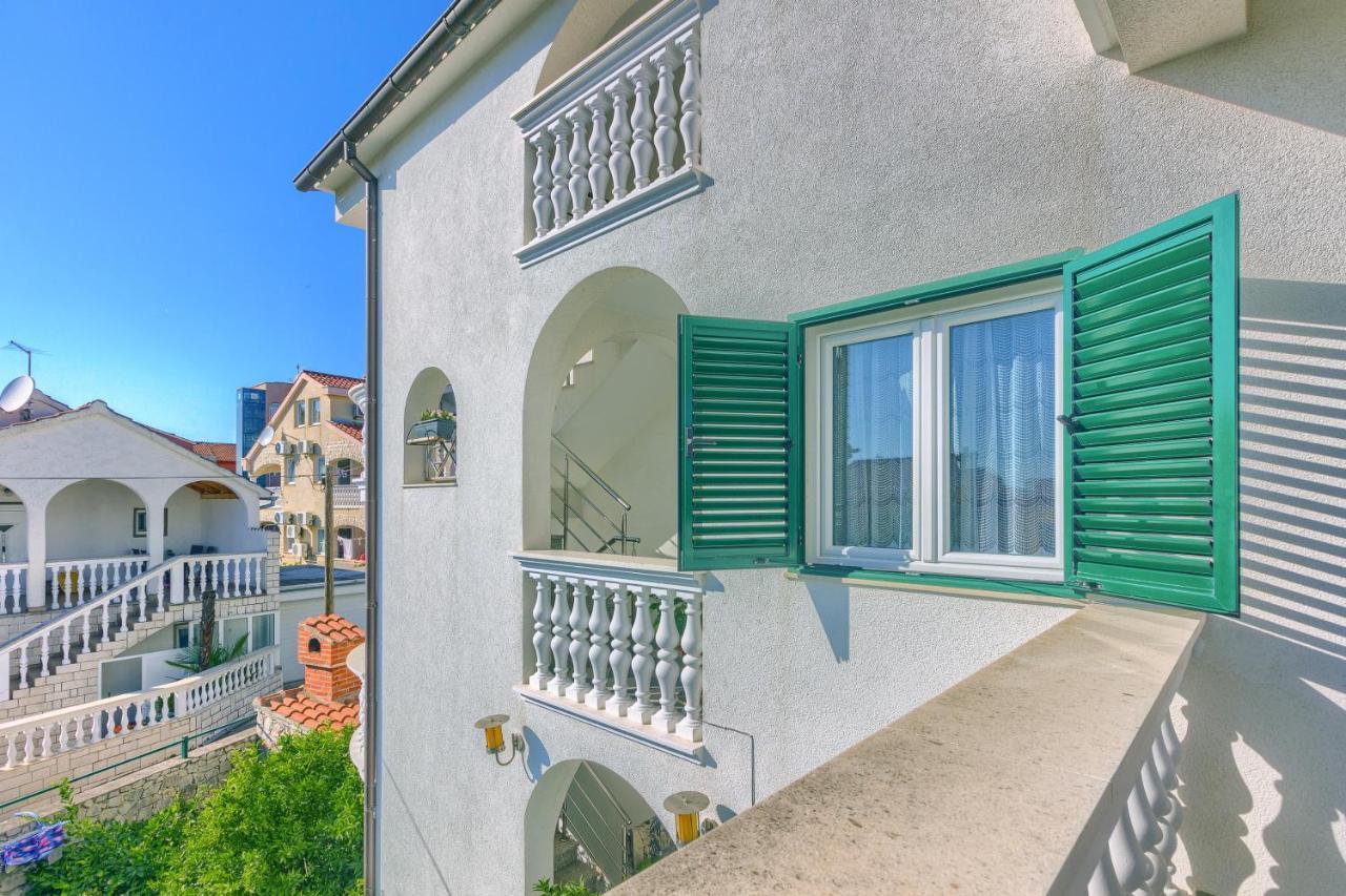 Apartmani Vukicevic Vodice Exterior foto