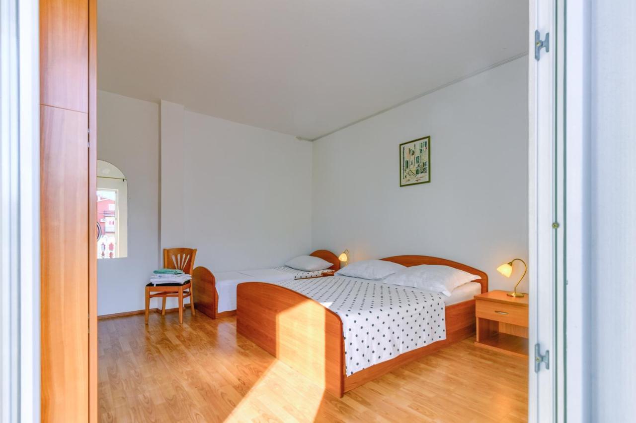 Apartmani Vukicevic Vodice Exterior foto