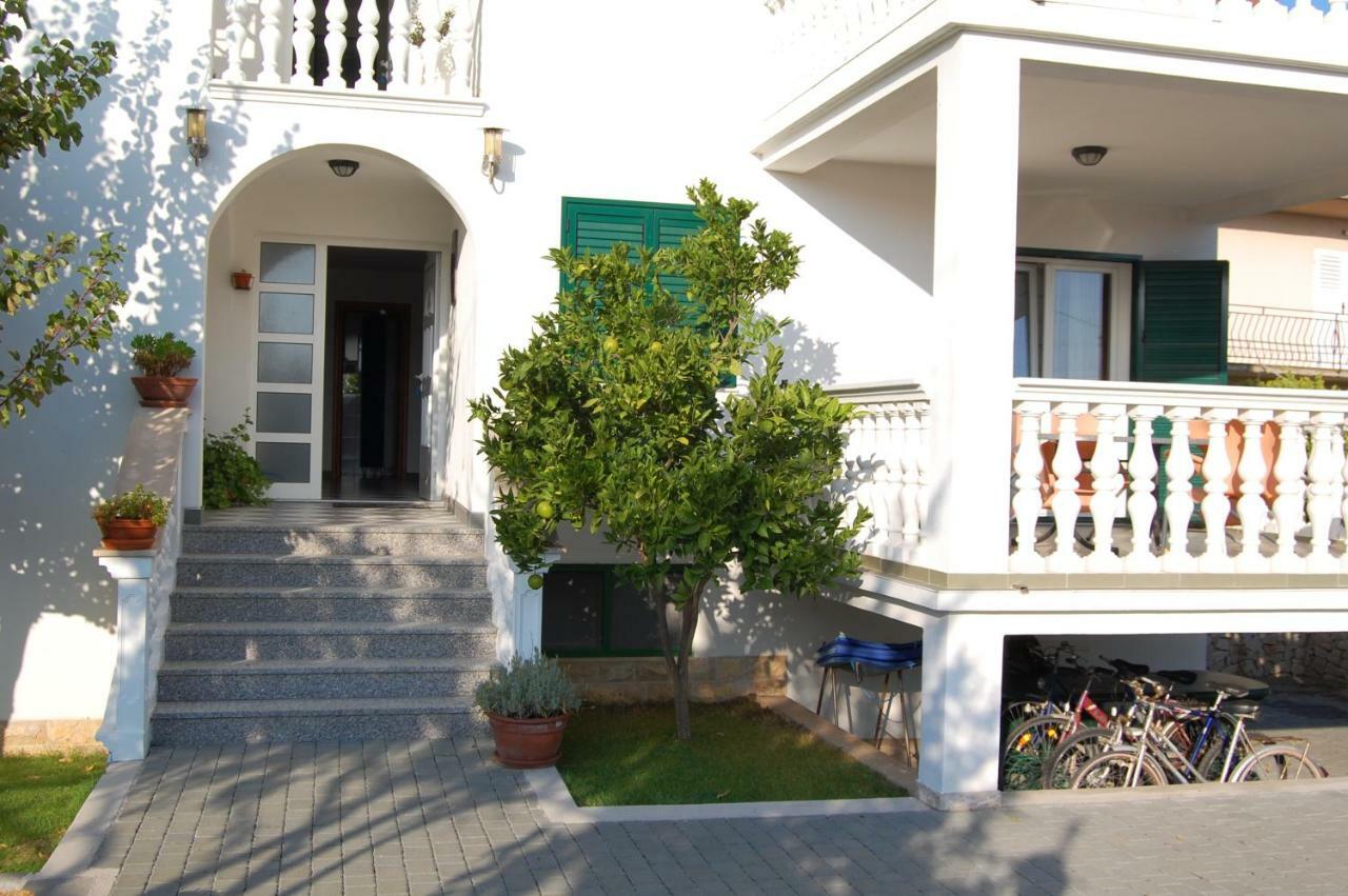 Apartmani Vukicevic Vodice Exterior foto