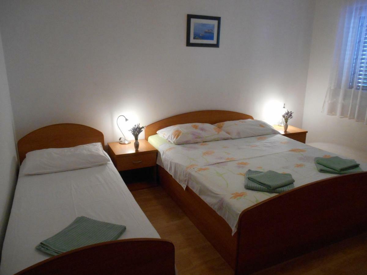 Apartmani Vukicevic Vodice Exterior foto