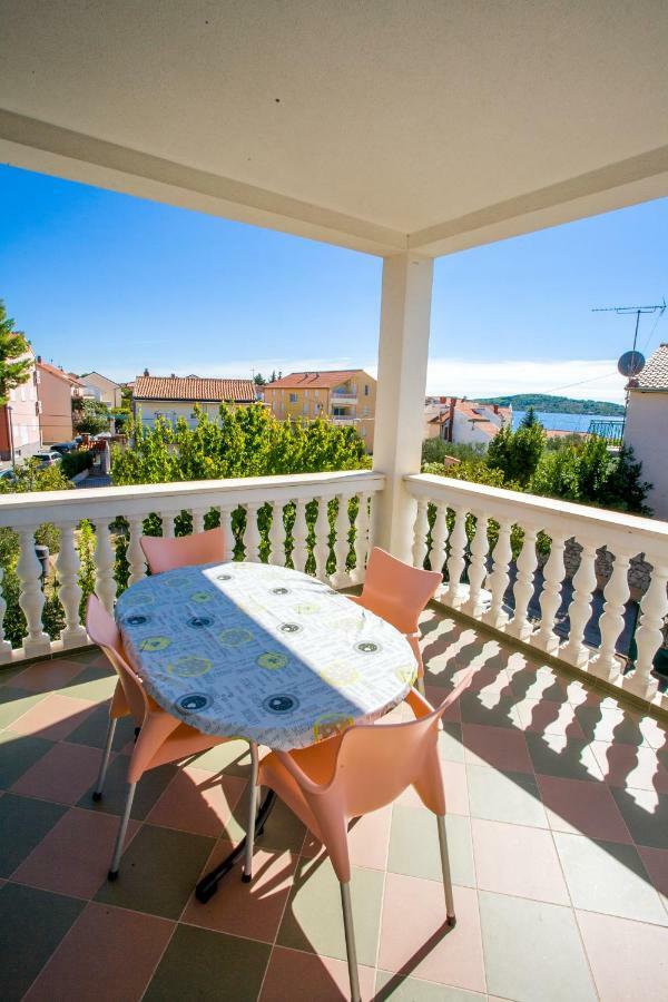 Apartmani Vukicevic Vodice Exterior foto